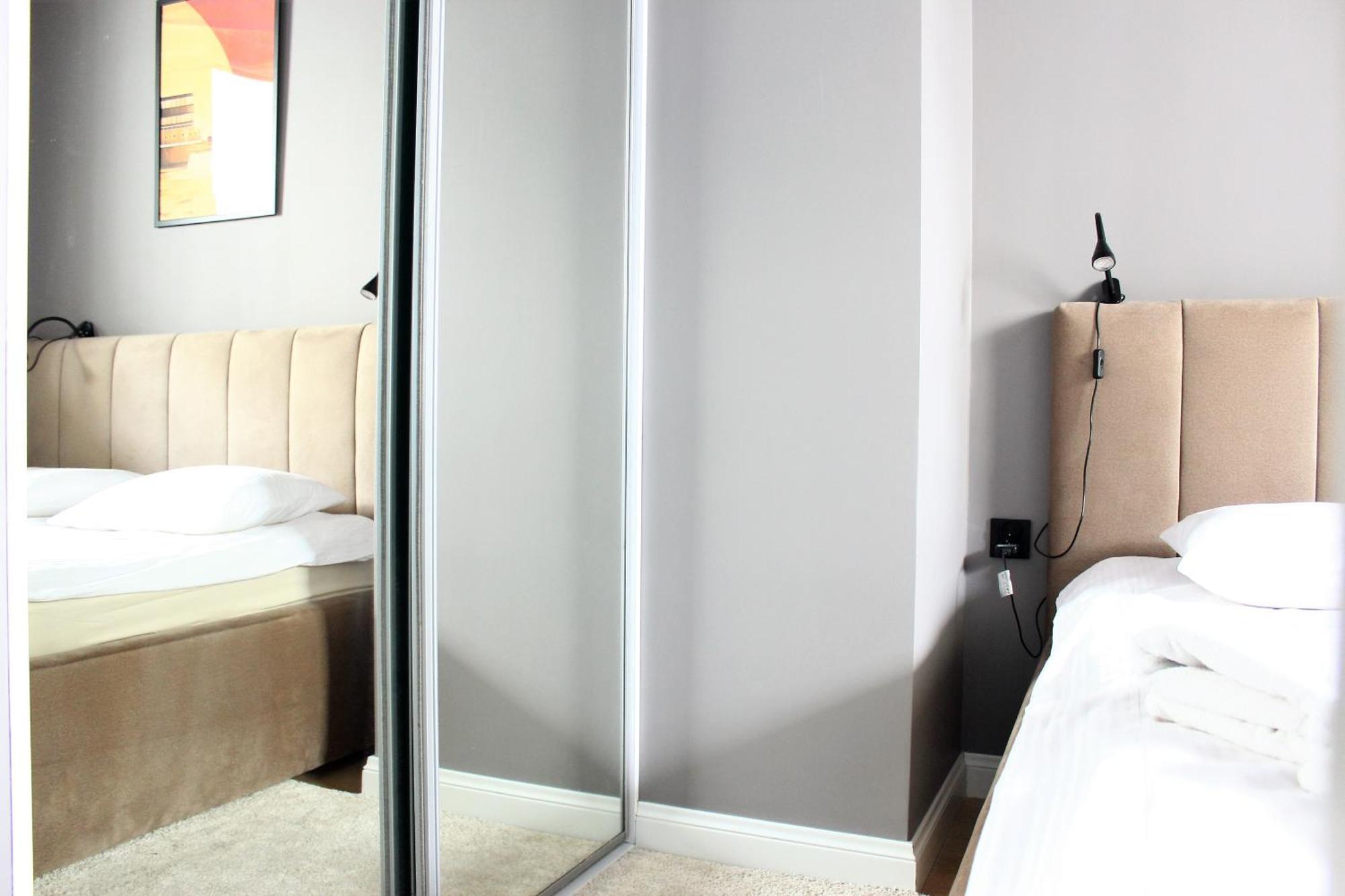 Labo Apartment Bliska Wola - Parking, Klimatyzacja Warsaw Ngoại thất bức ảnh